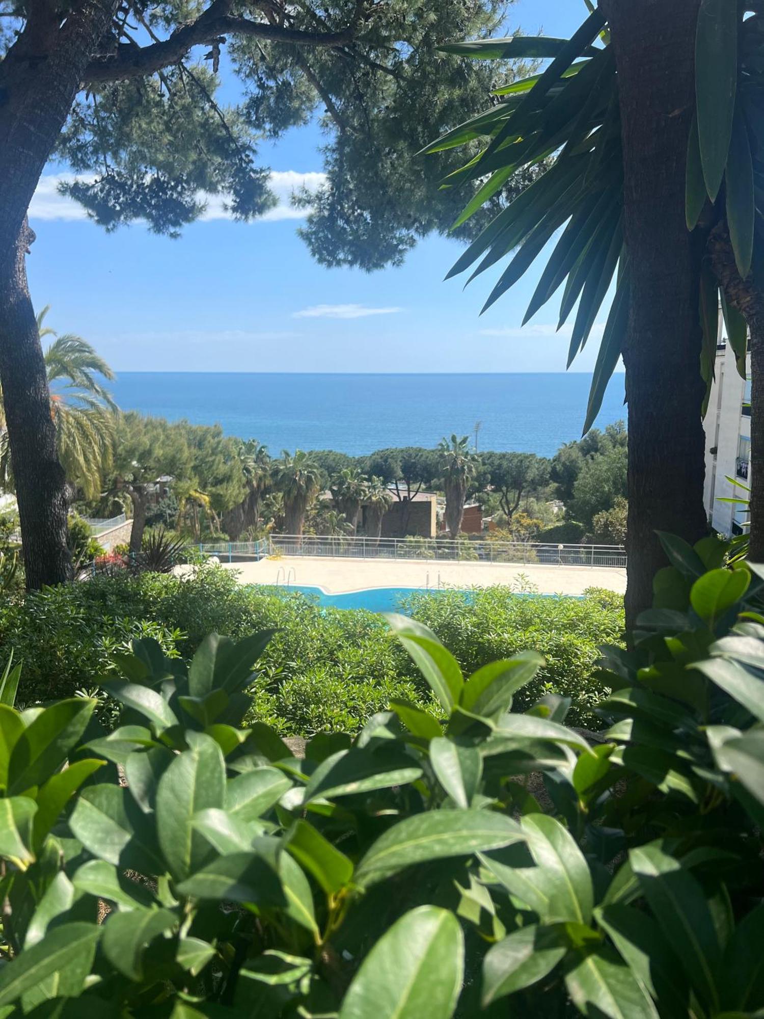 Mamariviera Home Holidays Sanremo - Casa Vista Mare Con Piscina Luaran gambar