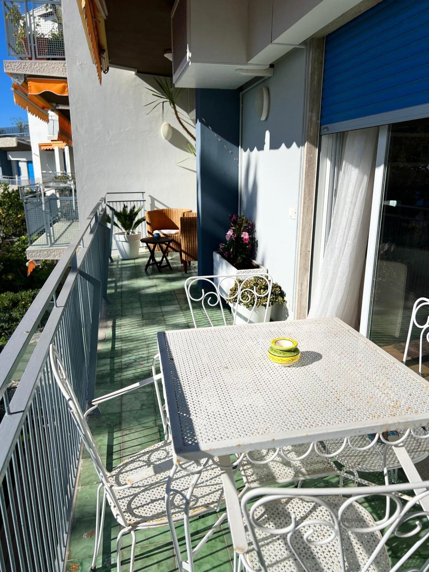 Mamariviera Home Holidays Sanremo - Casa Vista Mare Con Piscina Luaran gambar