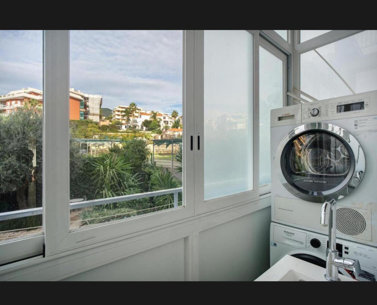Mamariviera Home Holidays Sanremo - Casa Vista Mare Con Piscina Luaran gambar
