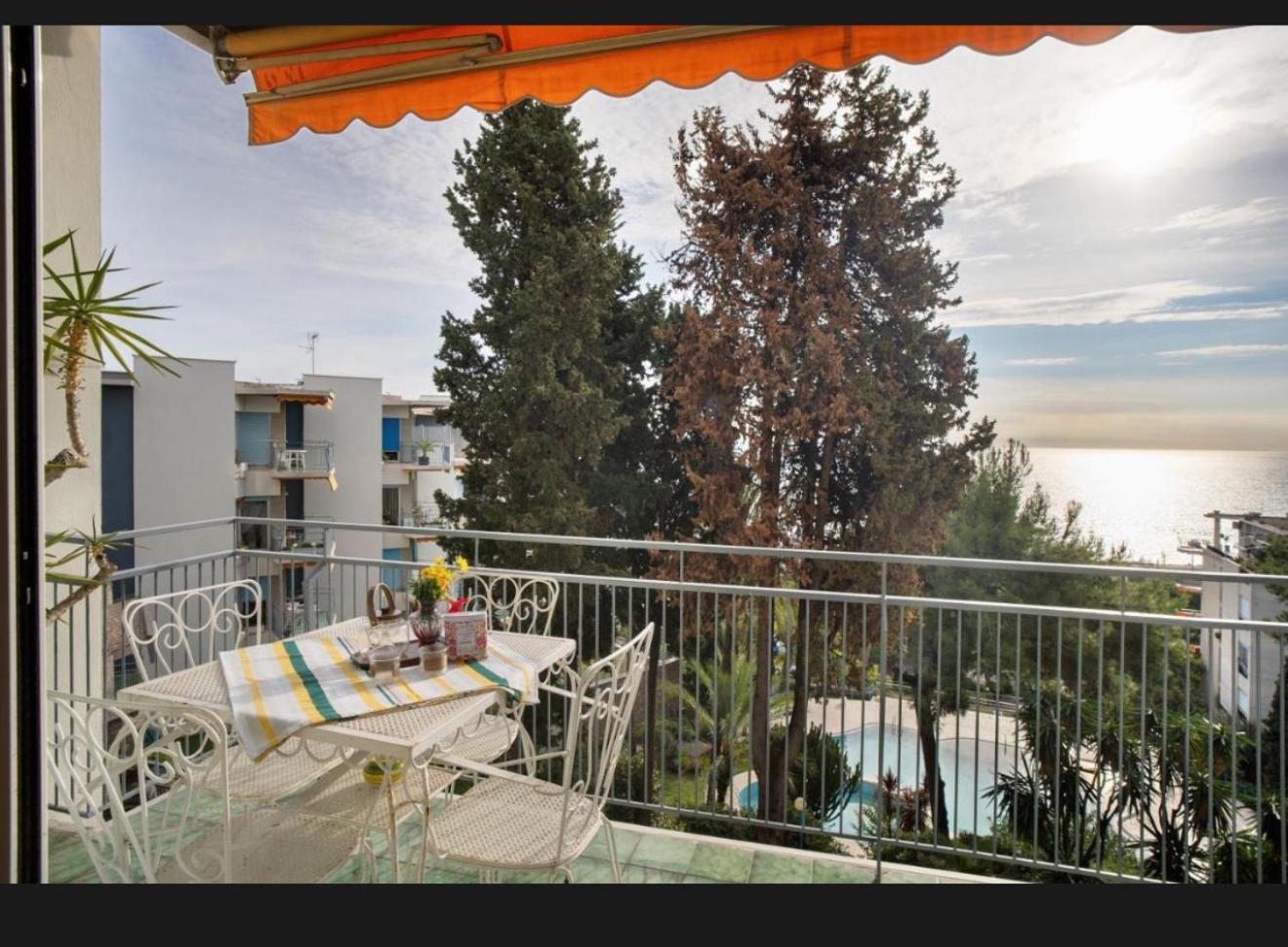 Mamariviera Home Holidays Sanremo - Casa Vista Mare Con Piscina Luaran gambar